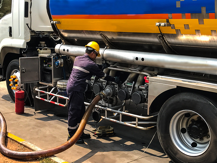 Control over petroleum products delivery by fuel trucks